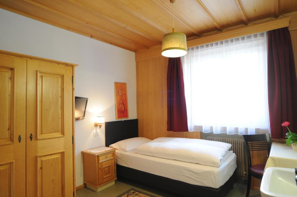 B&B Hotel Heidi Toblach Rum bild